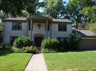 3013 Iroquois Rd, Wilmette, IL 60091