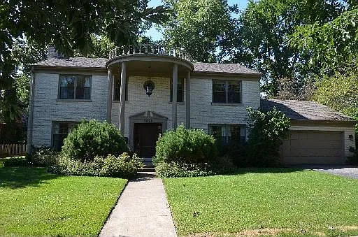 3013 Iroquois Rd photo 1