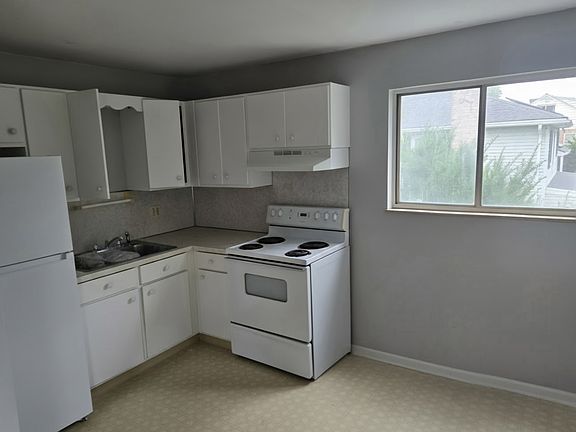 3rd image of 363-391 S Walnut St