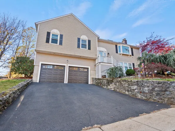 35 Paradise Court, Stratford, CT 06614