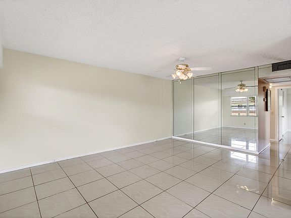 4th image of 116 Mansfield Dr #C