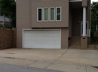 4523 State Line Rd, Kansas City, MO 64111