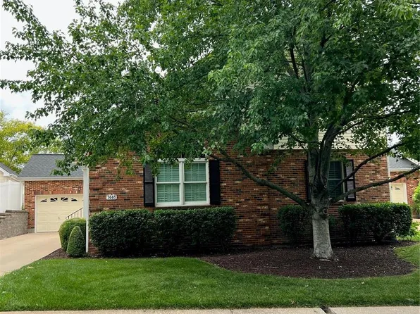 7446 Whitehall Colonial Ln, Saint Louis, MO 63119