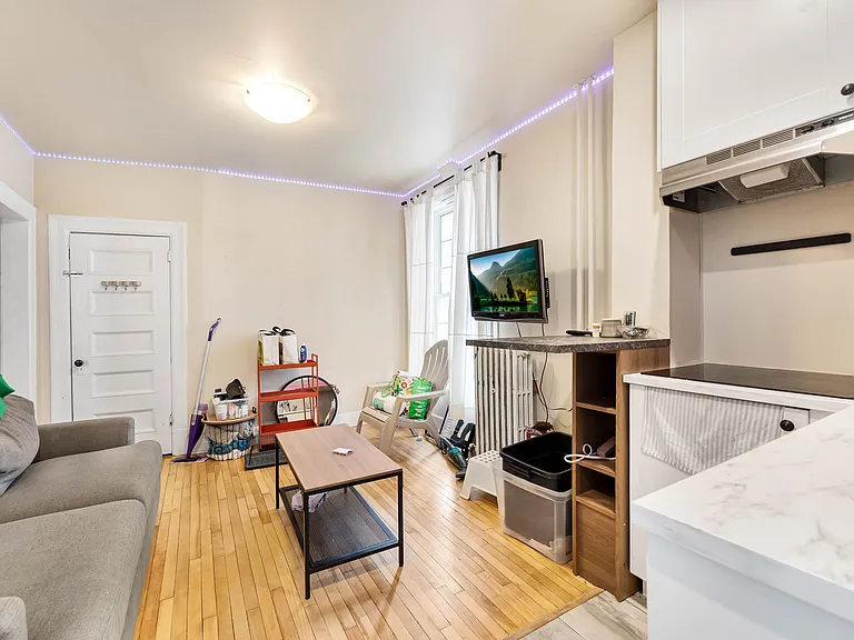 140 Stewart St #4 — Photo 2