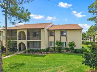324 KNOTTY PINE Circle #B-2, Greenacres, FL 33463