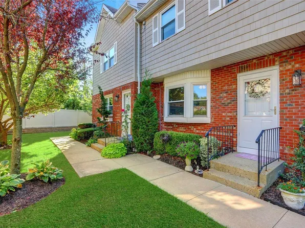 1425 Jerusalem Avenue #11, North Merrick, NY 11566