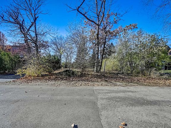 2nd image of 2709 Birchwood Ln