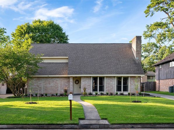 Property image for 3707 Brook Shadow Dr, Kingwood, TX 77345