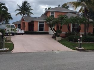 1104 SE Mitchell Ave, Port Saint Lucie, FL 34952