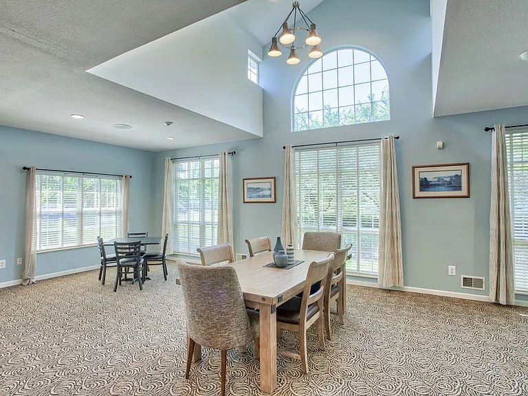 Lakeshore Village Apartments — Photo 6