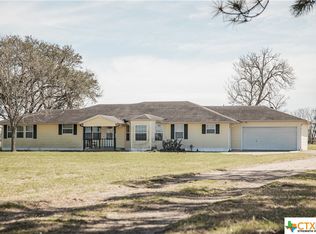 51 Traylor Rd, Bloomington, TX 77951