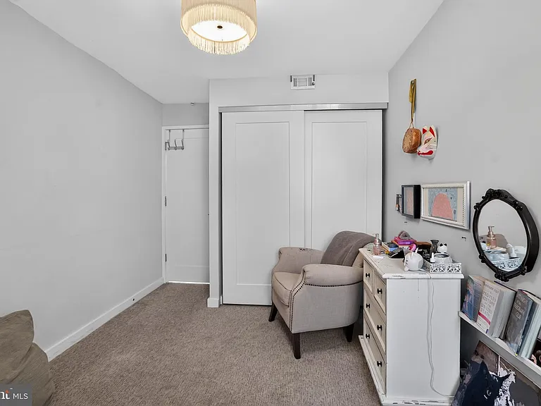812 Lombard St #4 — Photo 12
