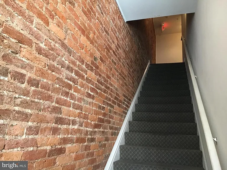22 N George St — Photo 2