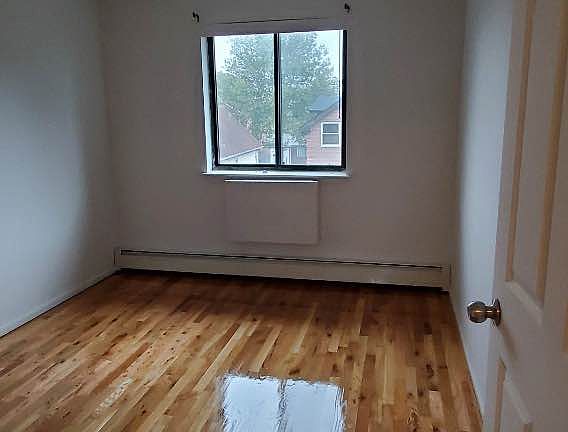 4th image of 4344 161st St APT 3