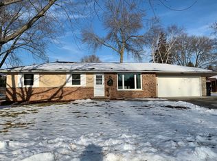 1626 Lily Dr, Green Bay, WI 54313