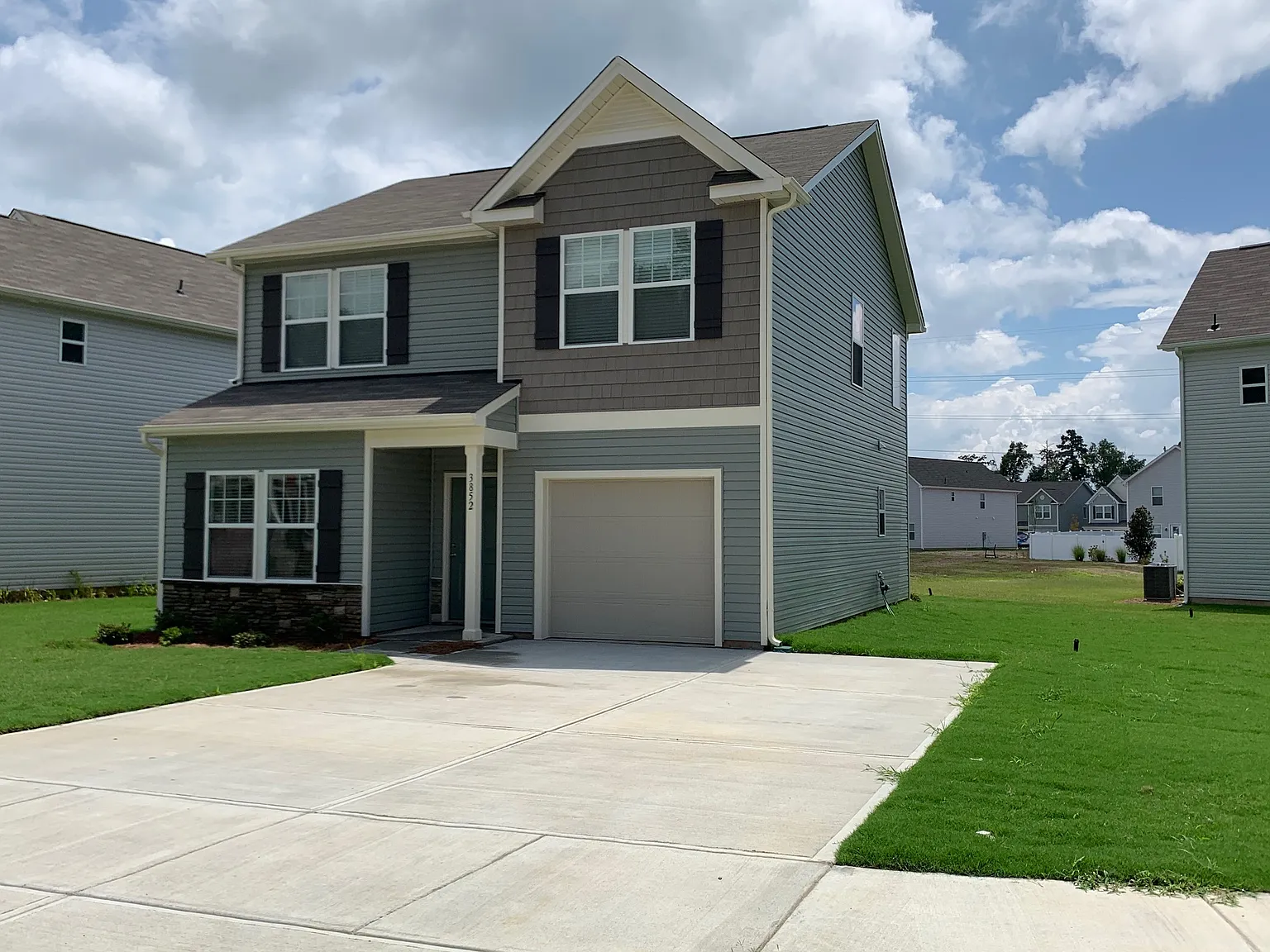 3 bed, 1703 sqft, $1,995 — Photo 1