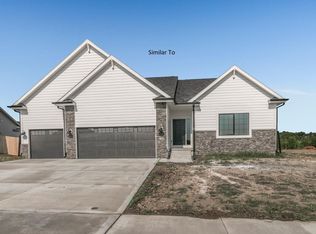 2515 Park Ridge Dr, Granger, IA 50109