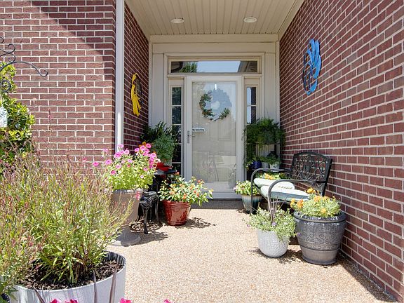 2nd image of 1739 Summerplace Ln