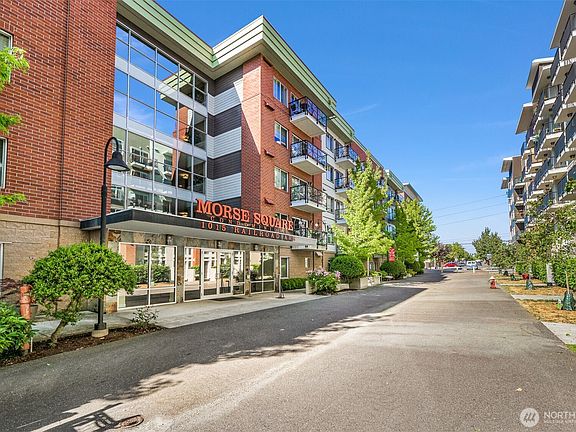 3rd image of 1015 Railroad Avenue #512