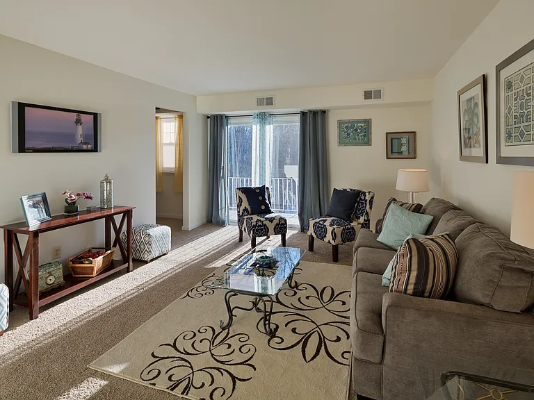 Pickwick Apartments — Photo 9