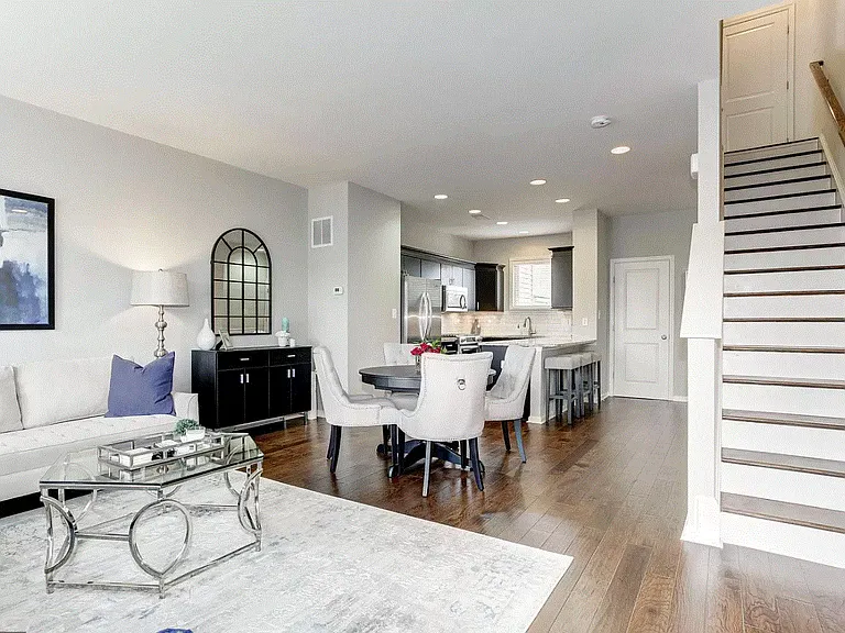 22832 Goldsborough Ter — Photo 24