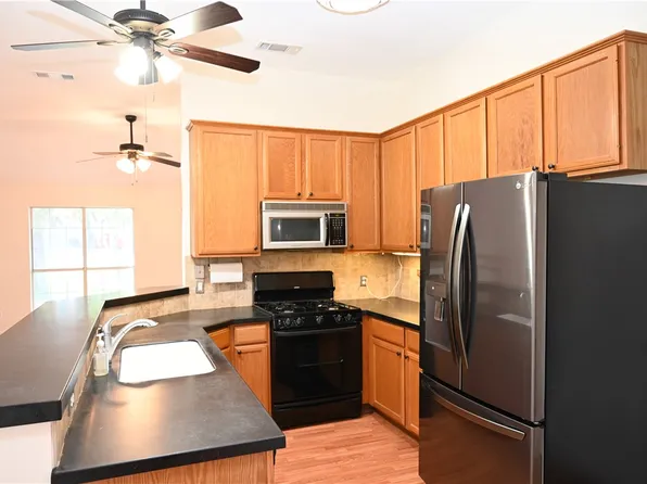 400 Princeton Cir, College Station, TX 77840