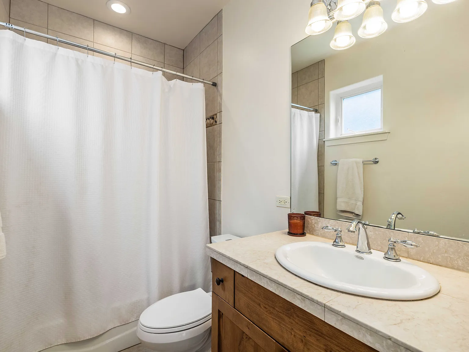 2 bed, 365 sqft, $2,500 — Photo 3