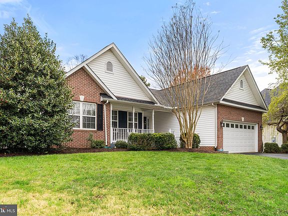 3rd image of 375 Horseshoe Ln