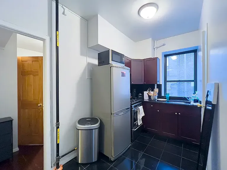 98 Thompson St #10 — Photo 2