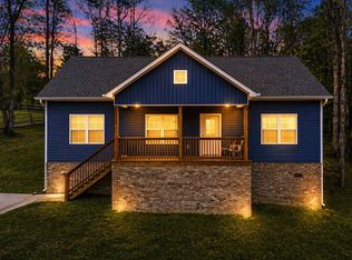 521 Lewis Ln, Charlotte, TN 37036