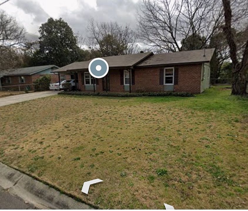 2nd image of 211 Laurie Ln