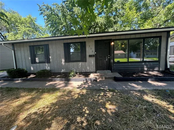125 Saint Robert Dr, Cahokia, IL 62206