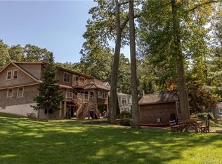 163 Pinewood Trl, Trumbull, CT 06611