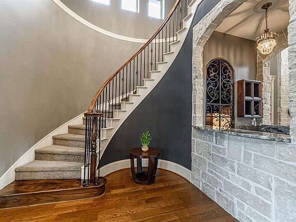 5th image of 10603 Pommel Ln