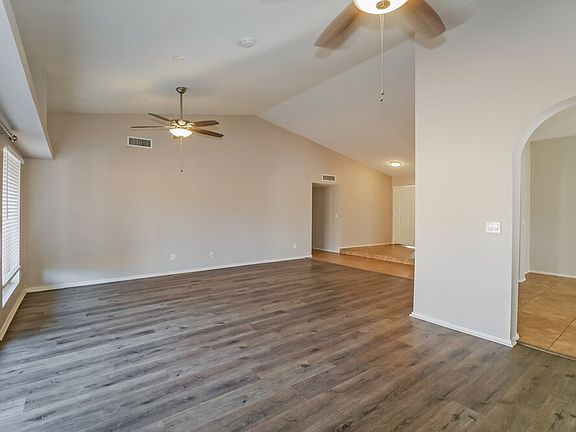 5th image of 8232 W Larkspur Dr
