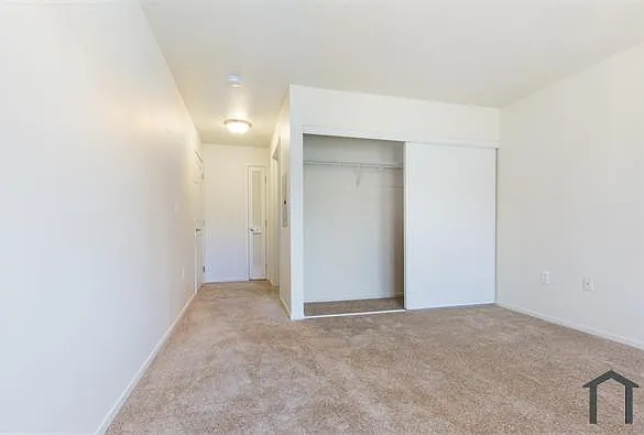 100 Branham Ln E — Photo 4