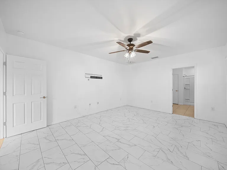 10464 Canal Brook Ln — Photo 18