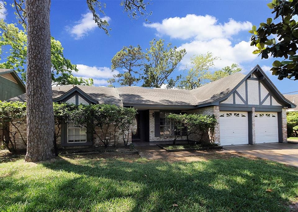 1st image of 3907 Black Locust Dr