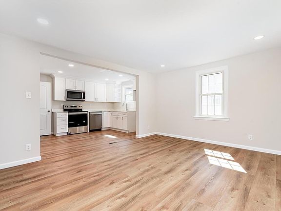 4th image of 7910 Joel Ave