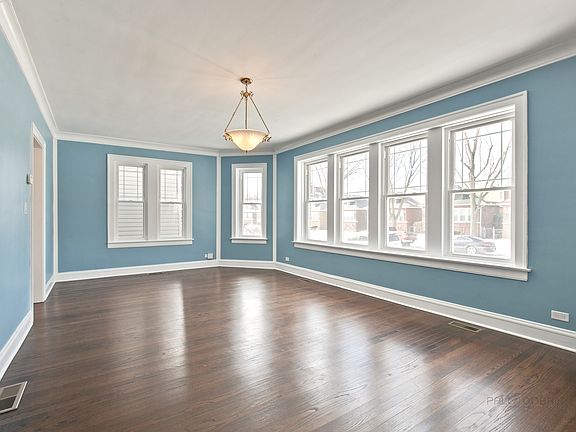 5th image of 8013 S Woodlawn Ave