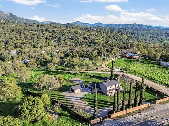 5th image of 28718 Auberry Rd