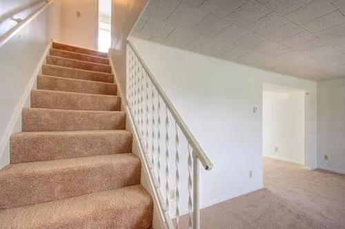 1010 Crescent Dr Photo 1