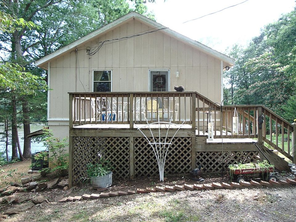 2nd image of 922 Poplar Creek Rd