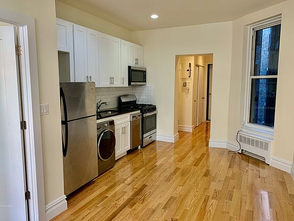 3rd image of 78 W 82nd St APT 3C