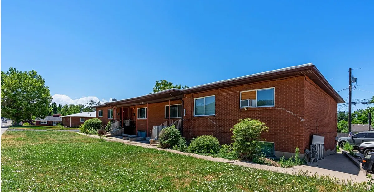 Building Photo - 718 S Orchard Dr
