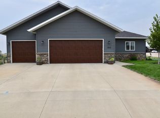 2003 Lancaster Pl, Pierre, SD 57501