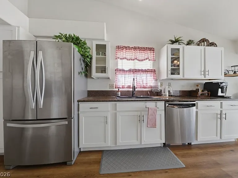 4251 Valley Royal Dr — Photo 8
