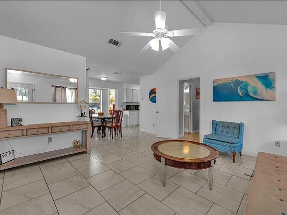 3rd image of 498 Sara Ave
