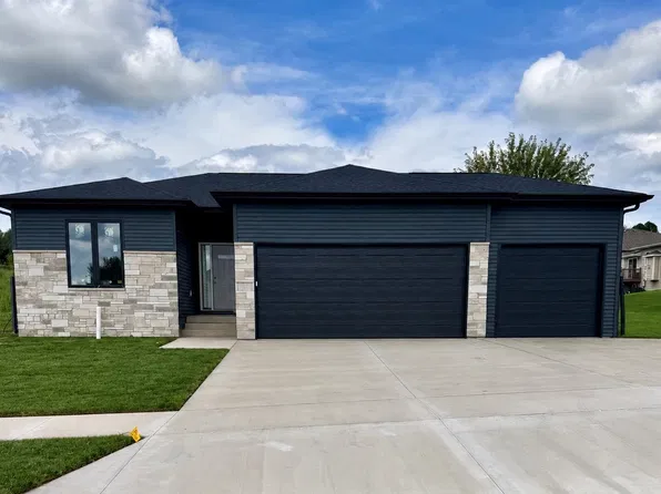 3402 Silver Fox Ave, Norfolk, NE 68701