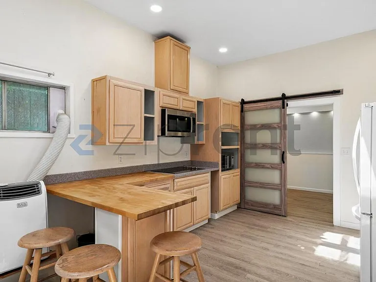 121 Sweeney Ct #B — Photo 11